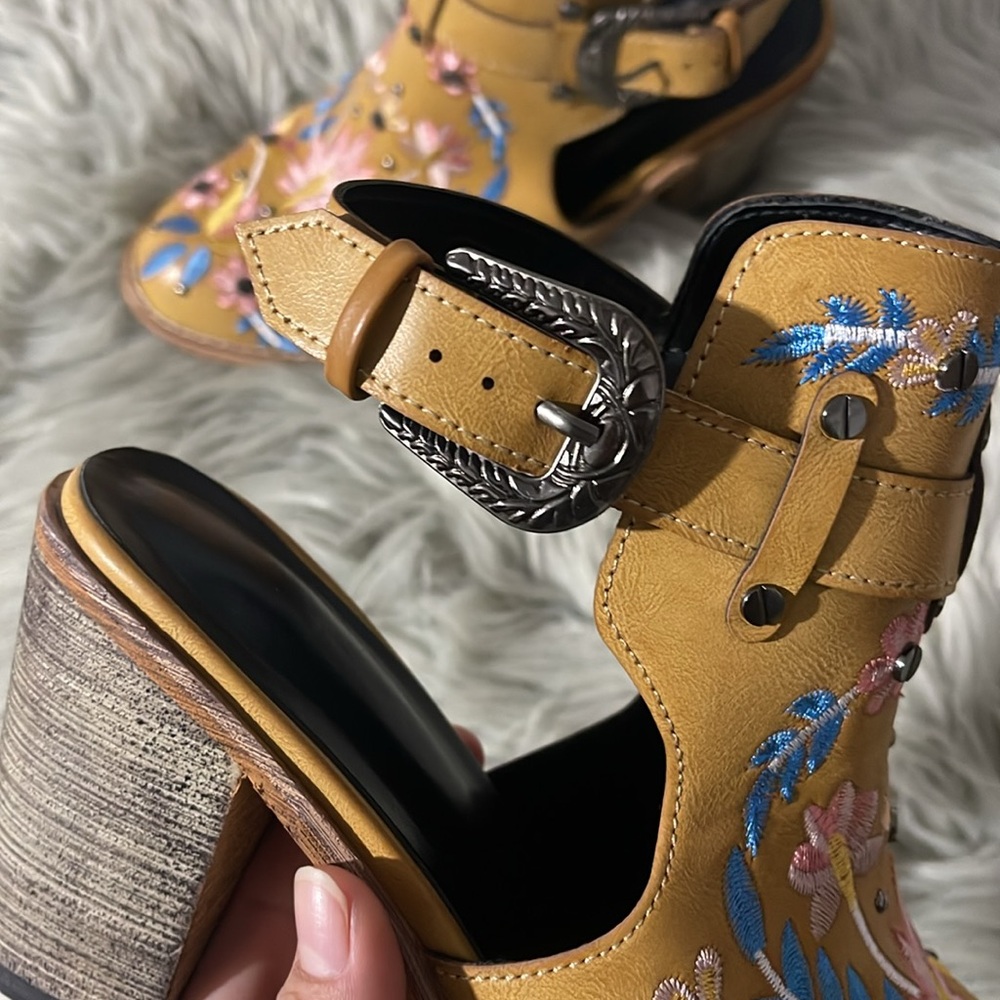 Embroidered Mustard Block Heel Sandals with Buckle Strap - Women - Picture 4 of 5
